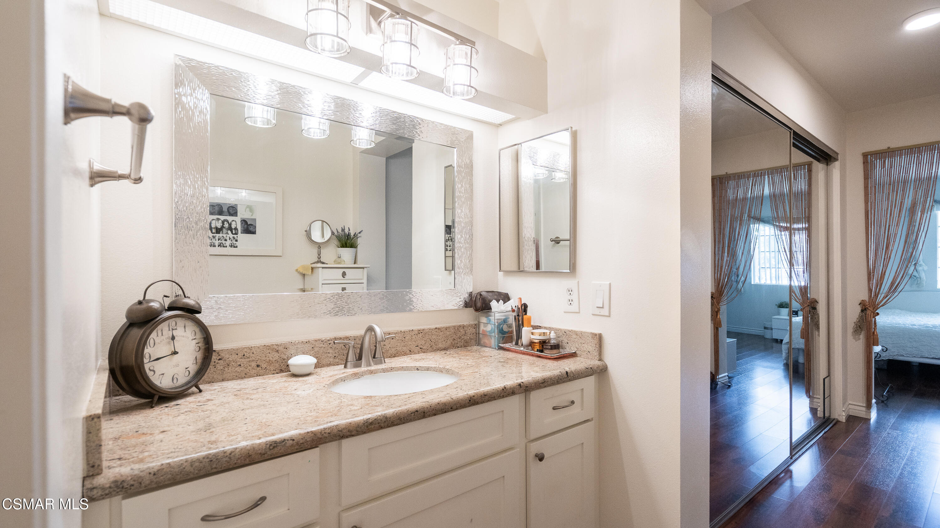 4240 Lost Hills Road, 3301