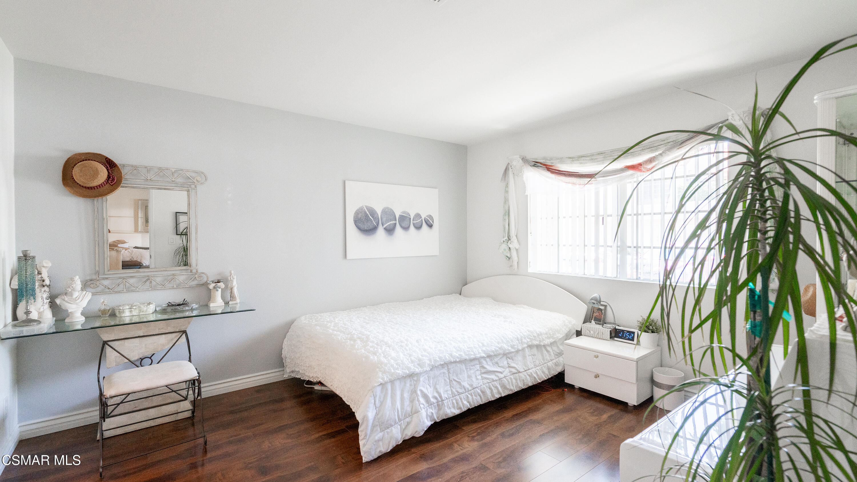 4240 Lost Hills Road, 3301