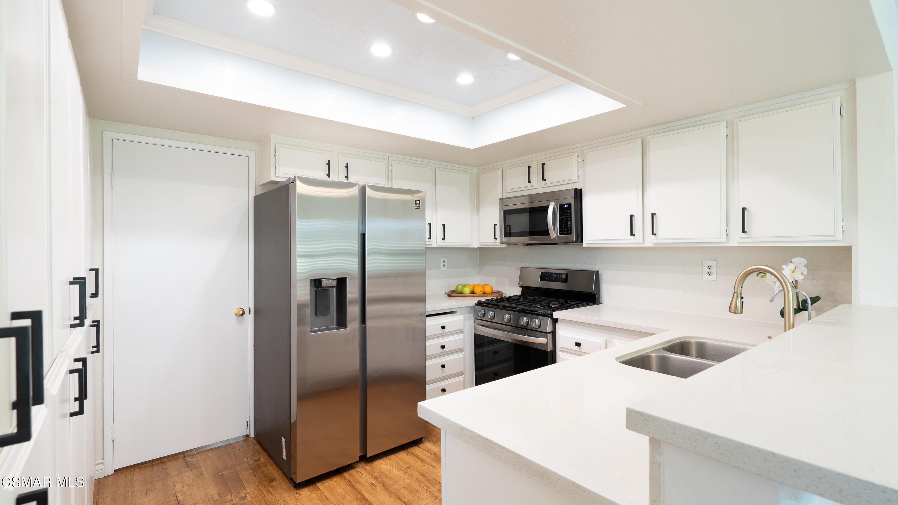 19235 Index Street, 3