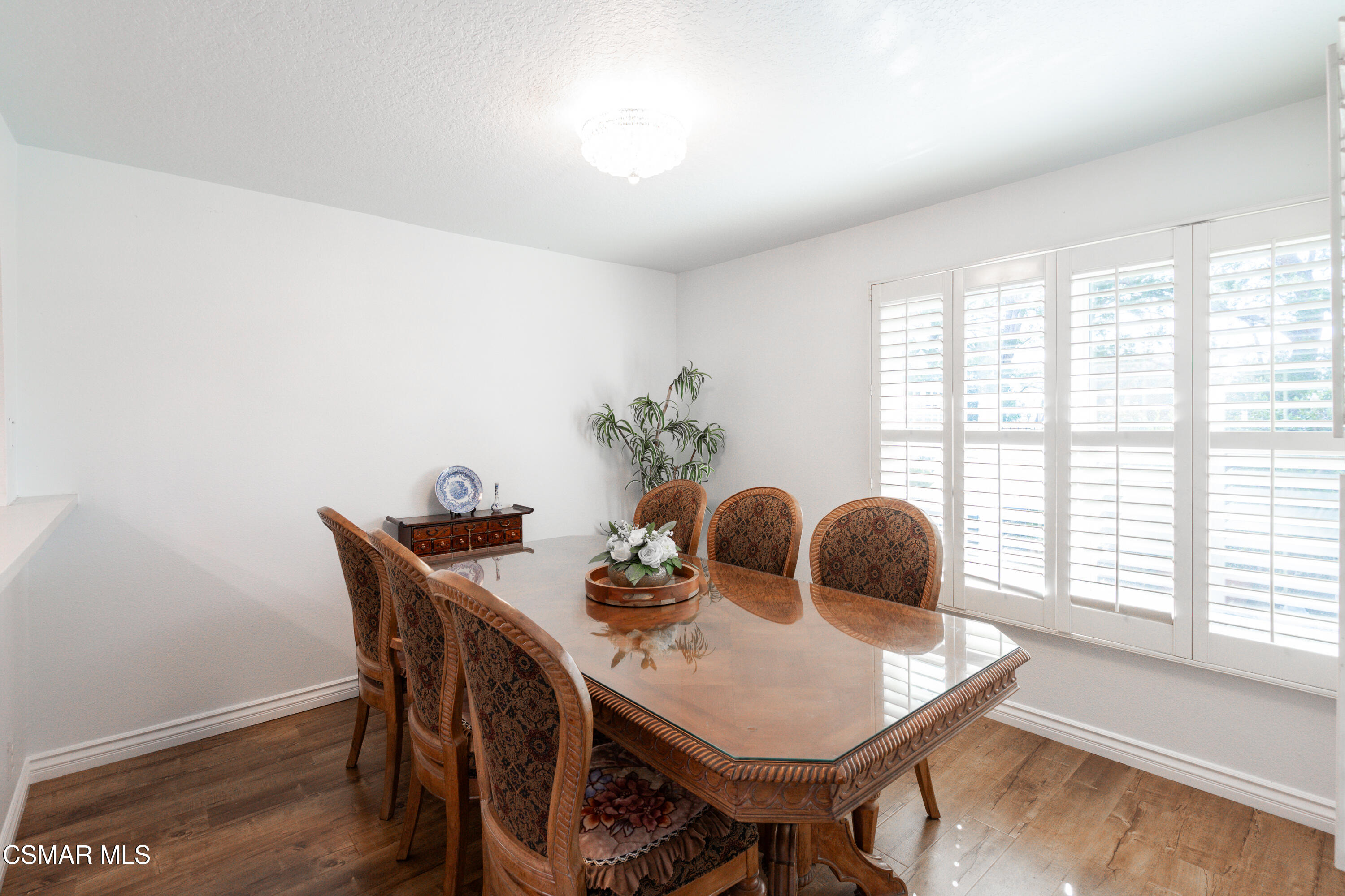 19235 Index Street, 3