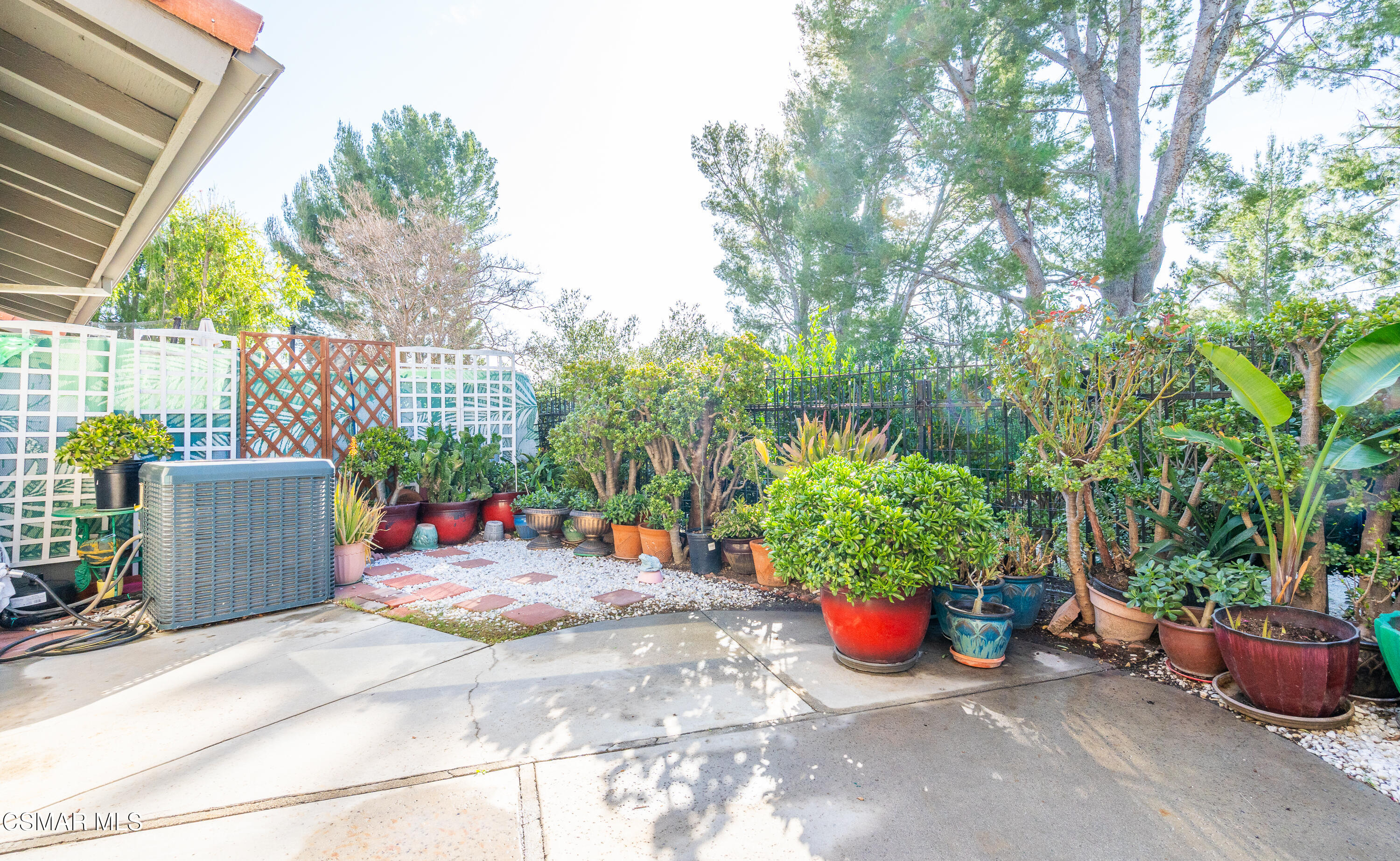 19235 Index Street, 3