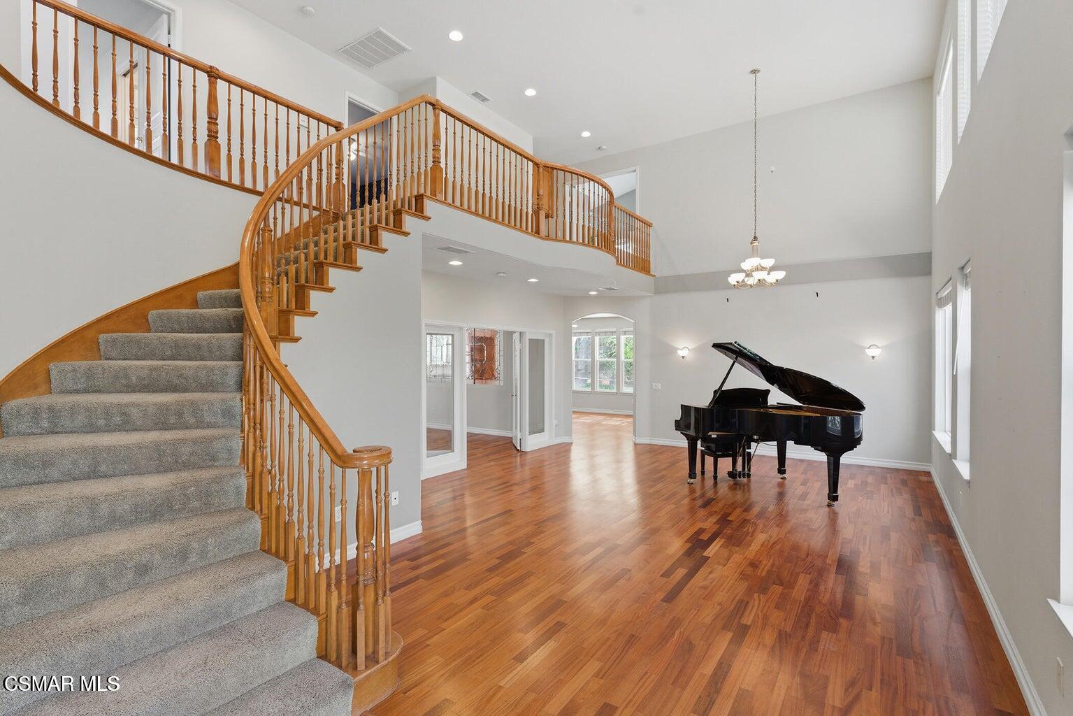 1775 Red Robin Place