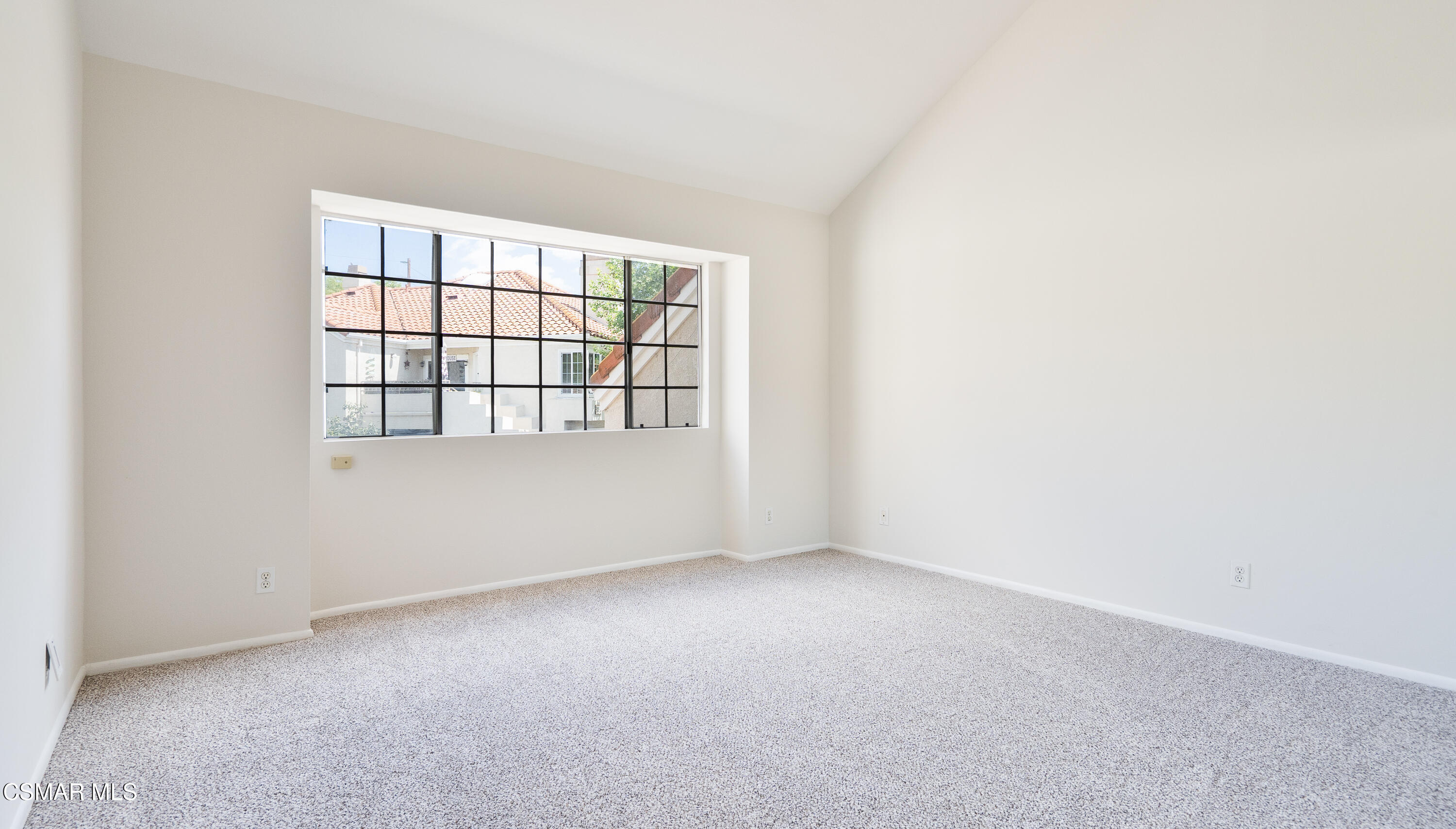 4240 Lost Hills Road, 3302
