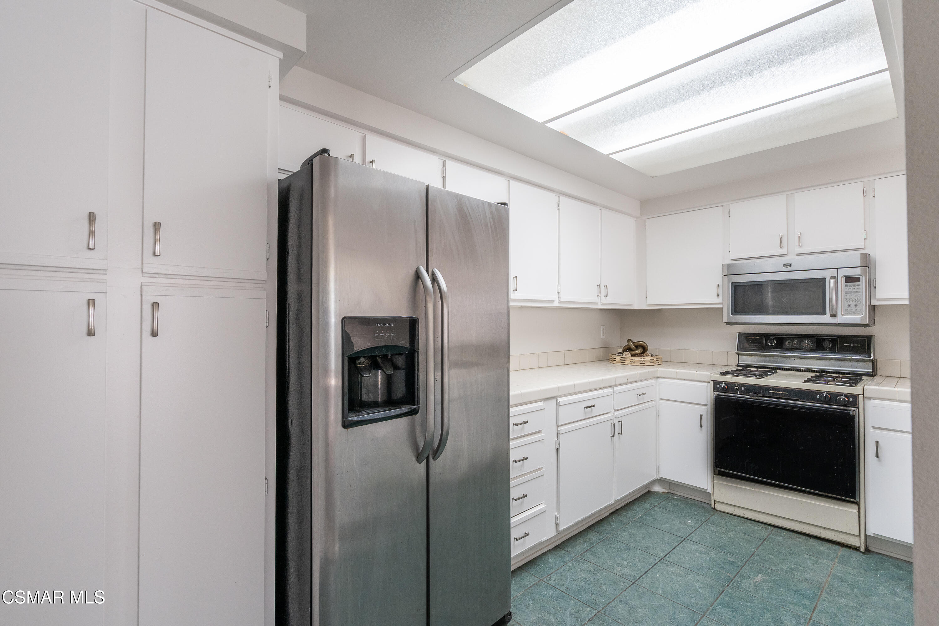 4240 Lost Hills Road, 3302