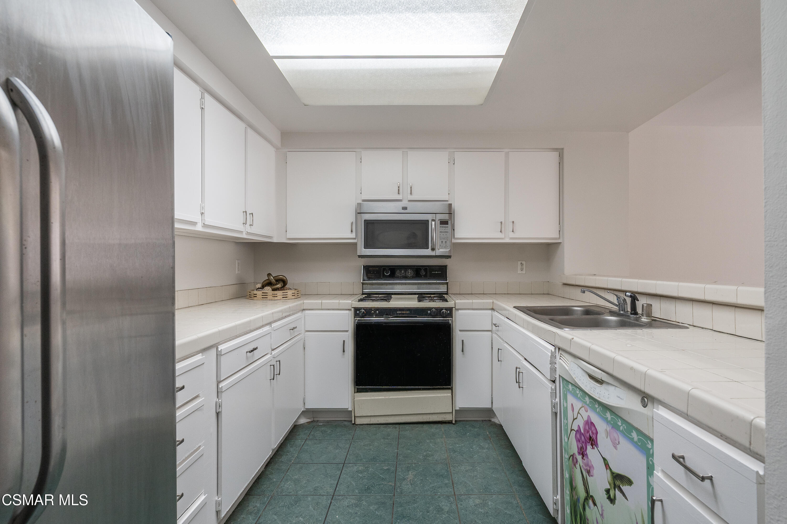 4240 Lost Hills Road, 3302