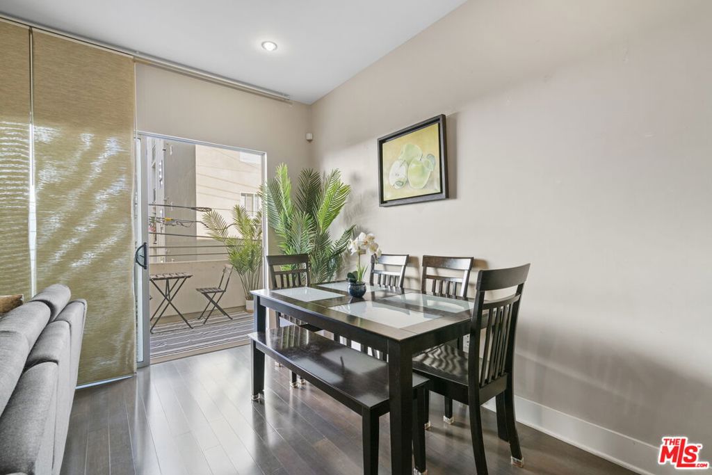 1700 Sawtelle Boulevard 206