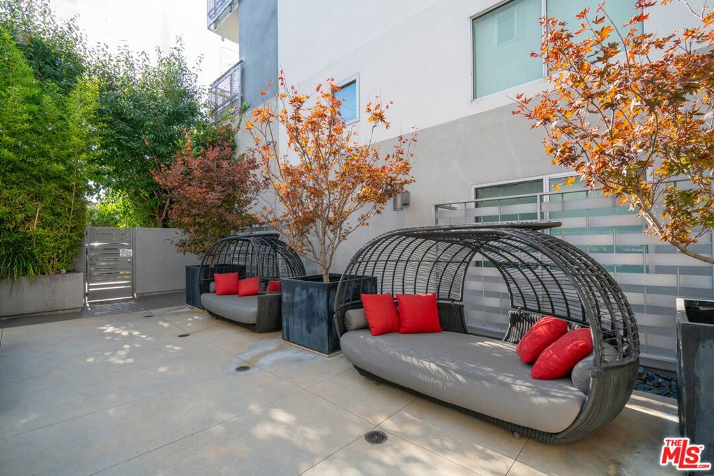 1700 Sawtelle Boulevard 206