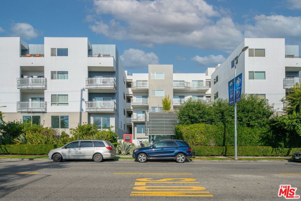 1700 Sawtelle Boulevard 206