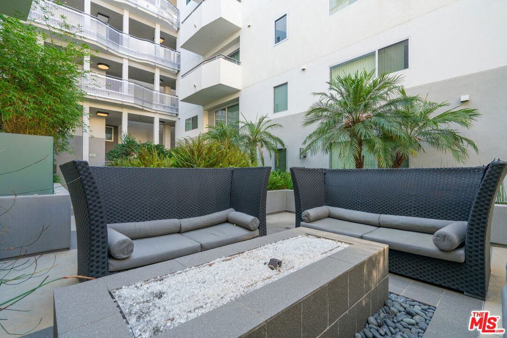 1700 Sawtelle Boulevard 206