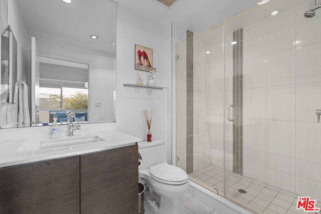 1700 Sawtelle Boulevard 206