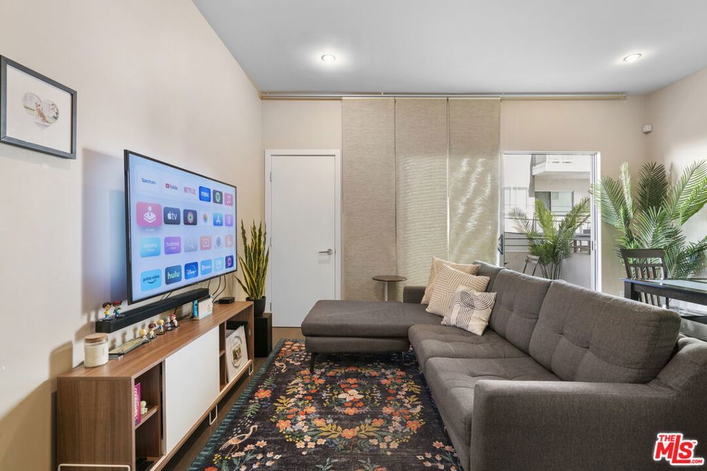 1700 Sawtelle Boulevard 206
