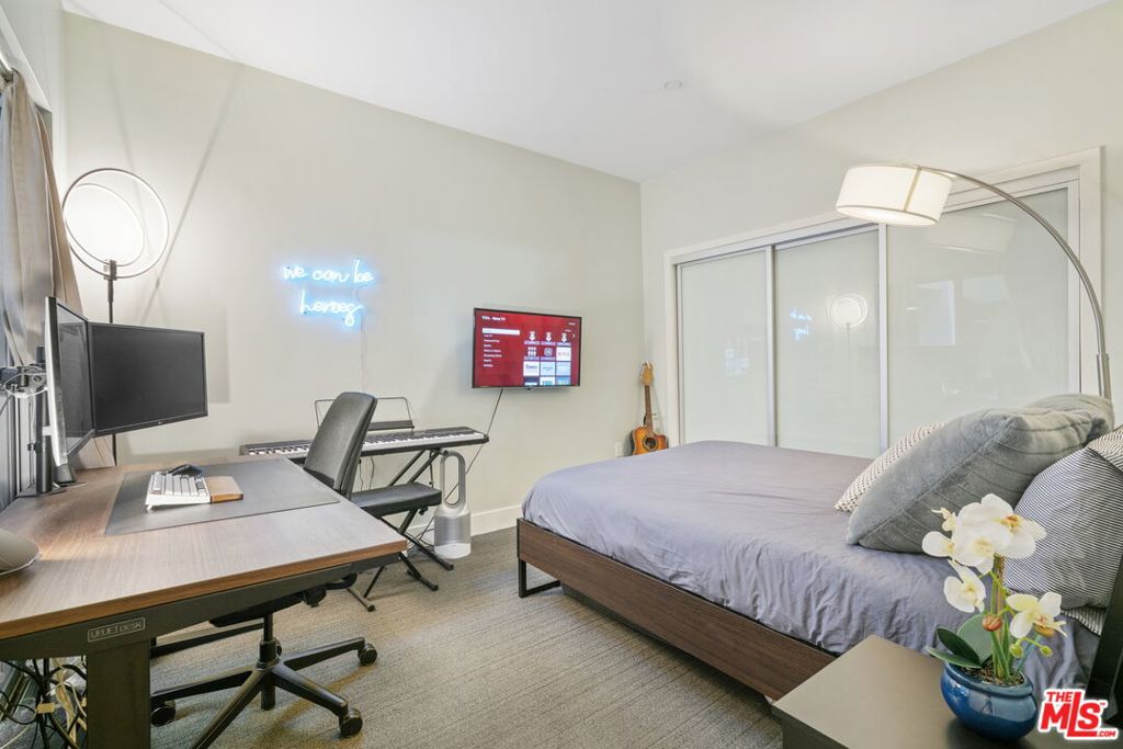 1700 Sawtelle Boulevard 206