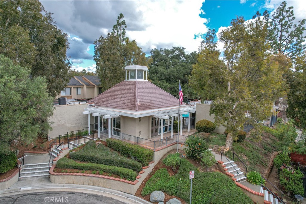 1620 Sherwood Village Circle