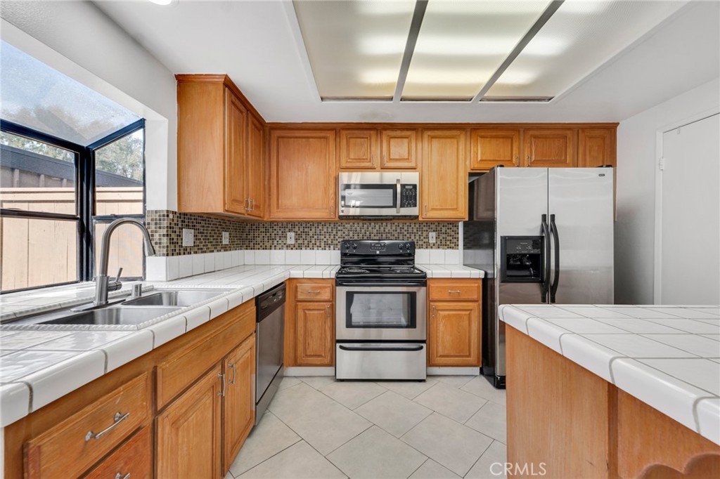 9757 Reseda Boulevard 70