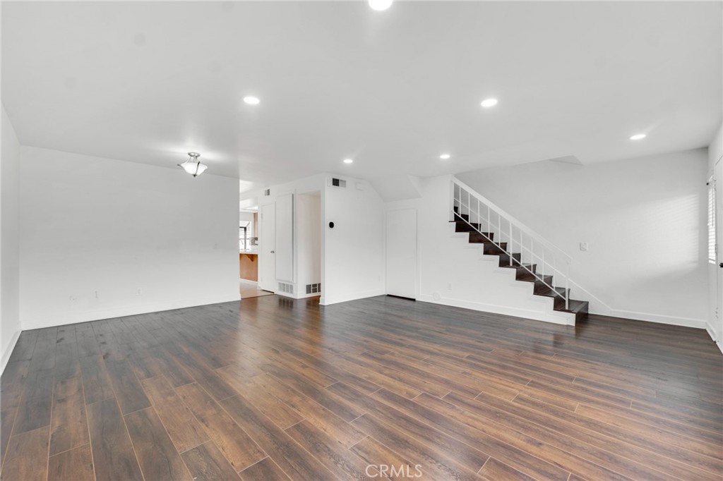 9757 Reseda Boulevard 70