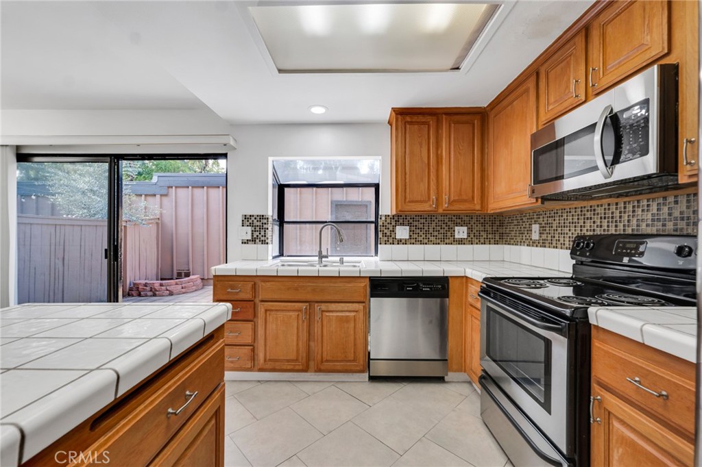 9757 Reseda Boulevard 70