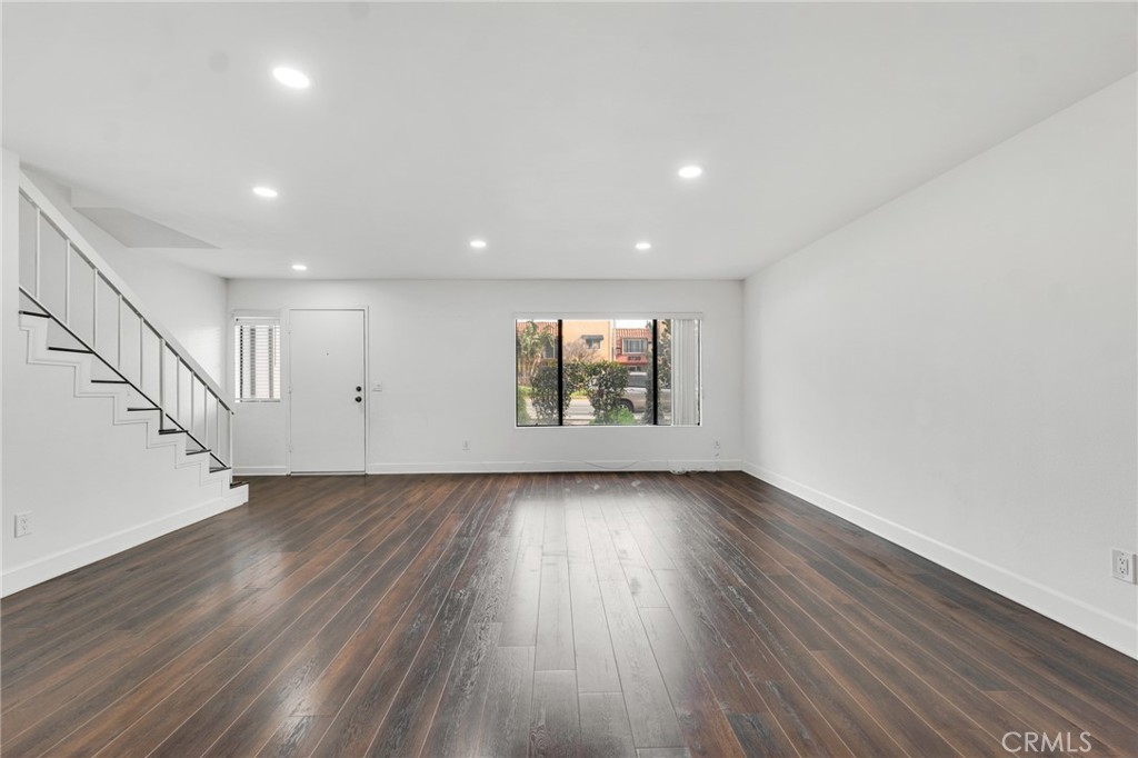 9757 Reseda Boulevard 70