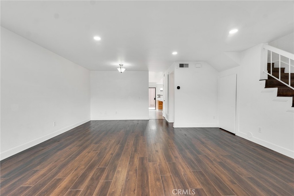 9757 Reseda Boulevard 70