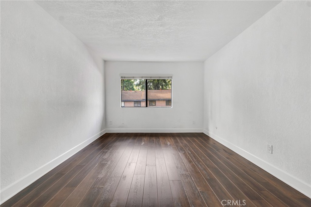 9757 Reseda Boulevard 70