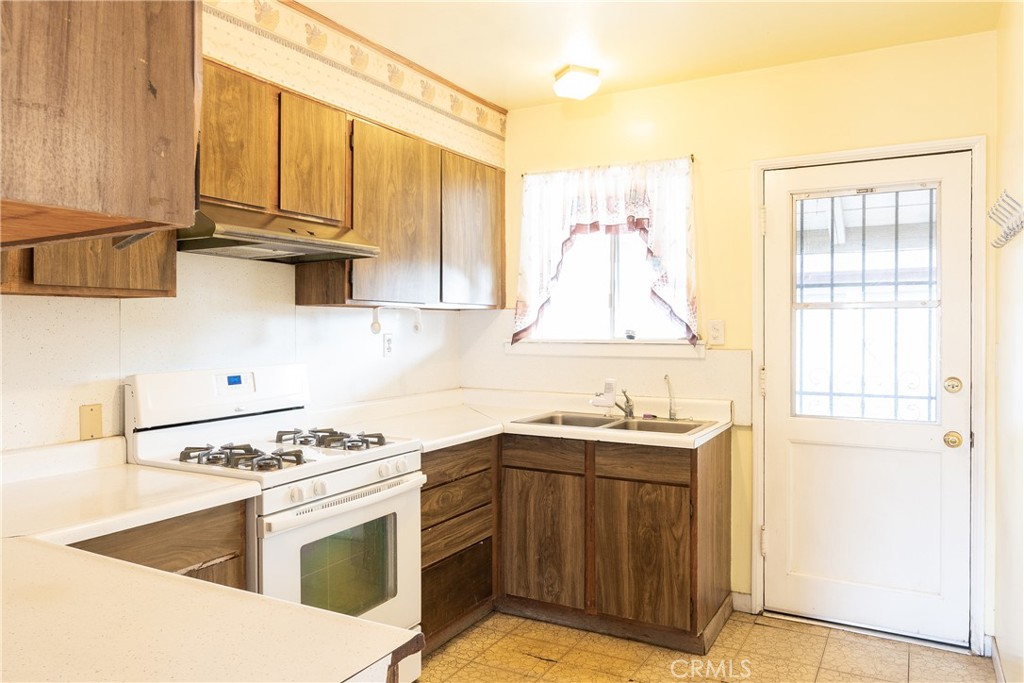 13714 Weidner Street