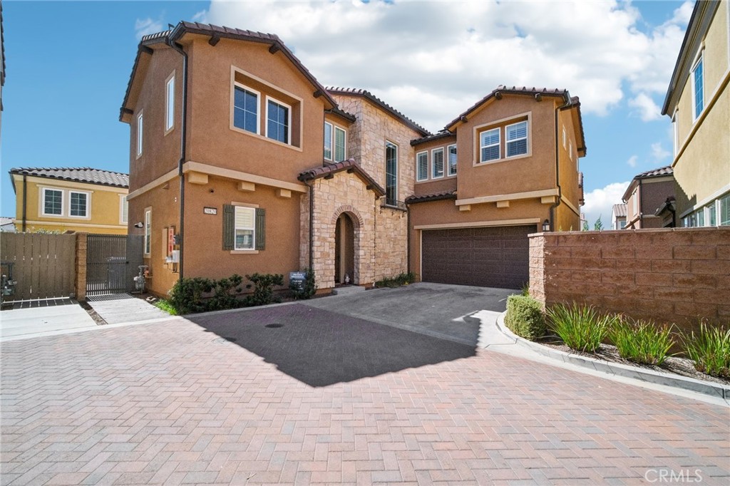 20820 W. Acorn Circle