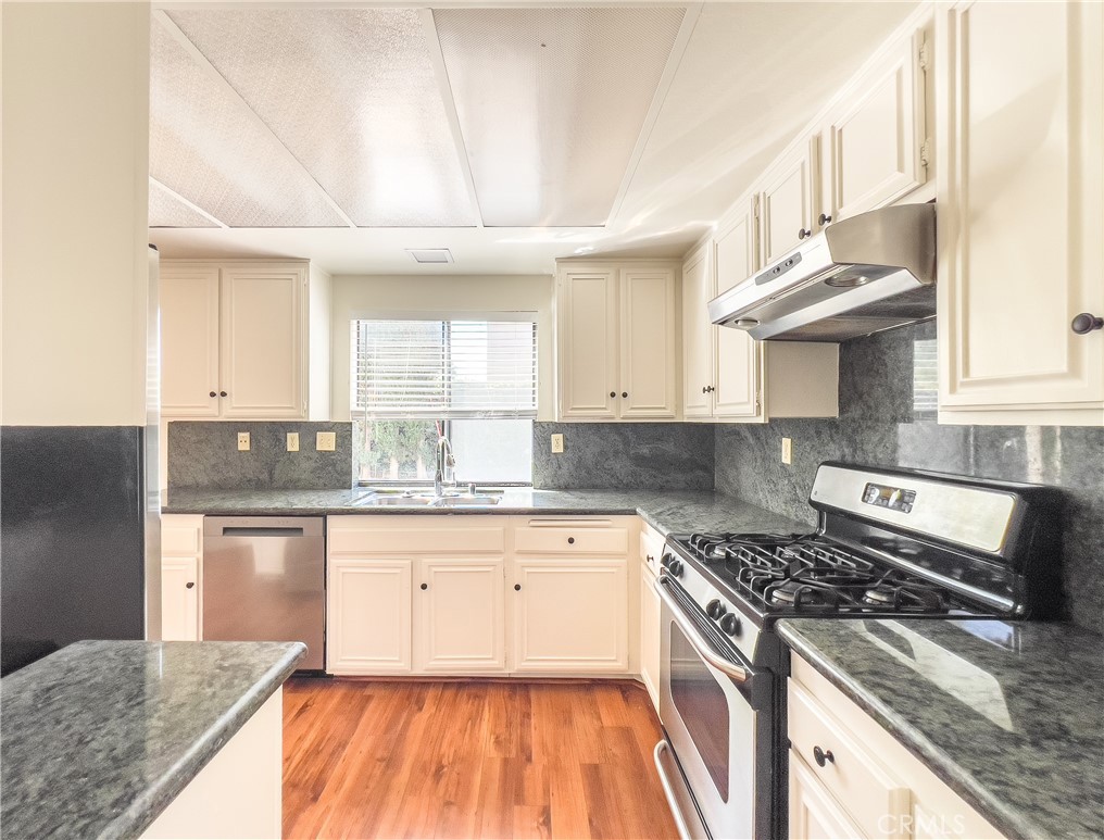 2489 Pinewood Place