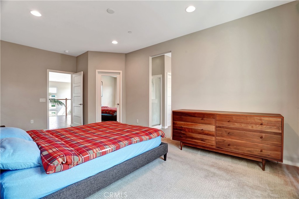 1508 W Artesia H