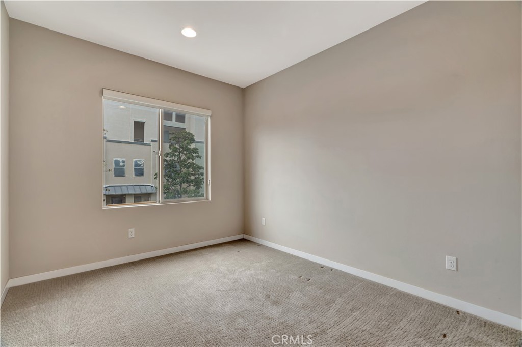 1508 W Artesia H