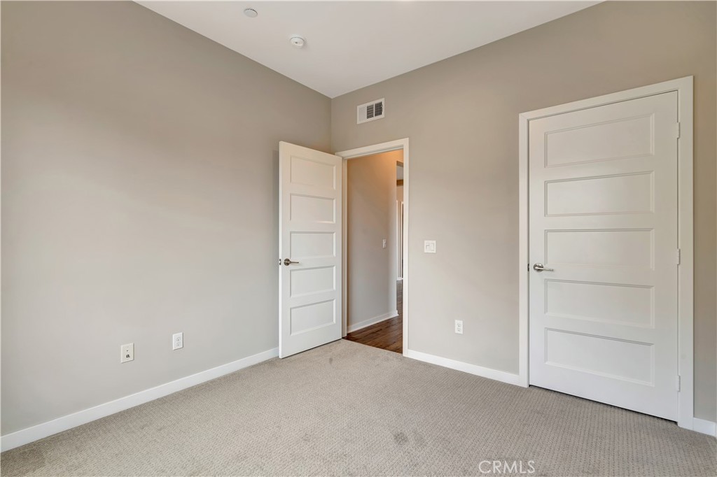 1508 W Artesia H