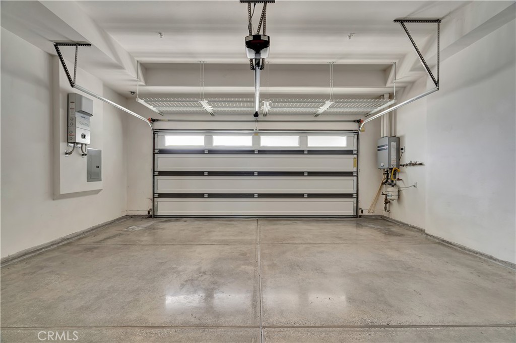 1508 W Artesia H