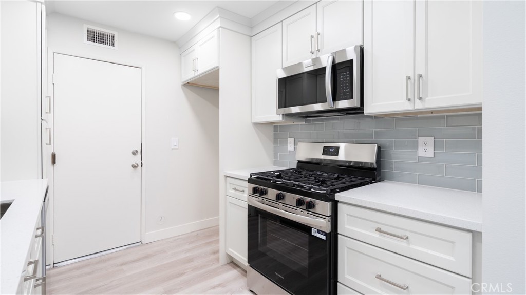 12302 Runnymede Street 4