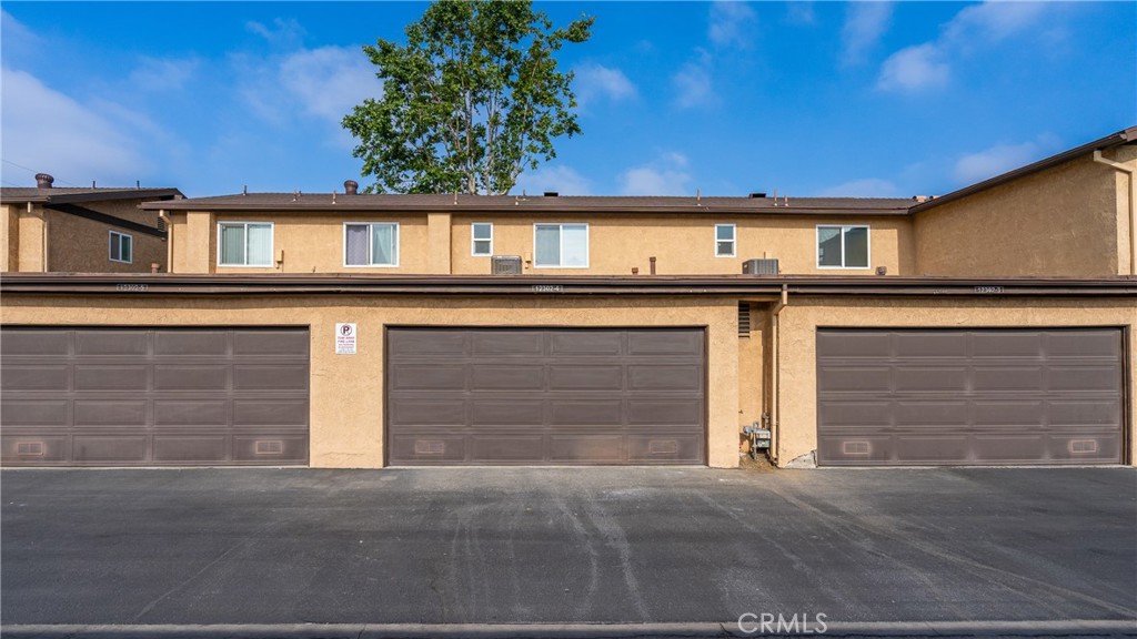 12302 Runnymede Street 4