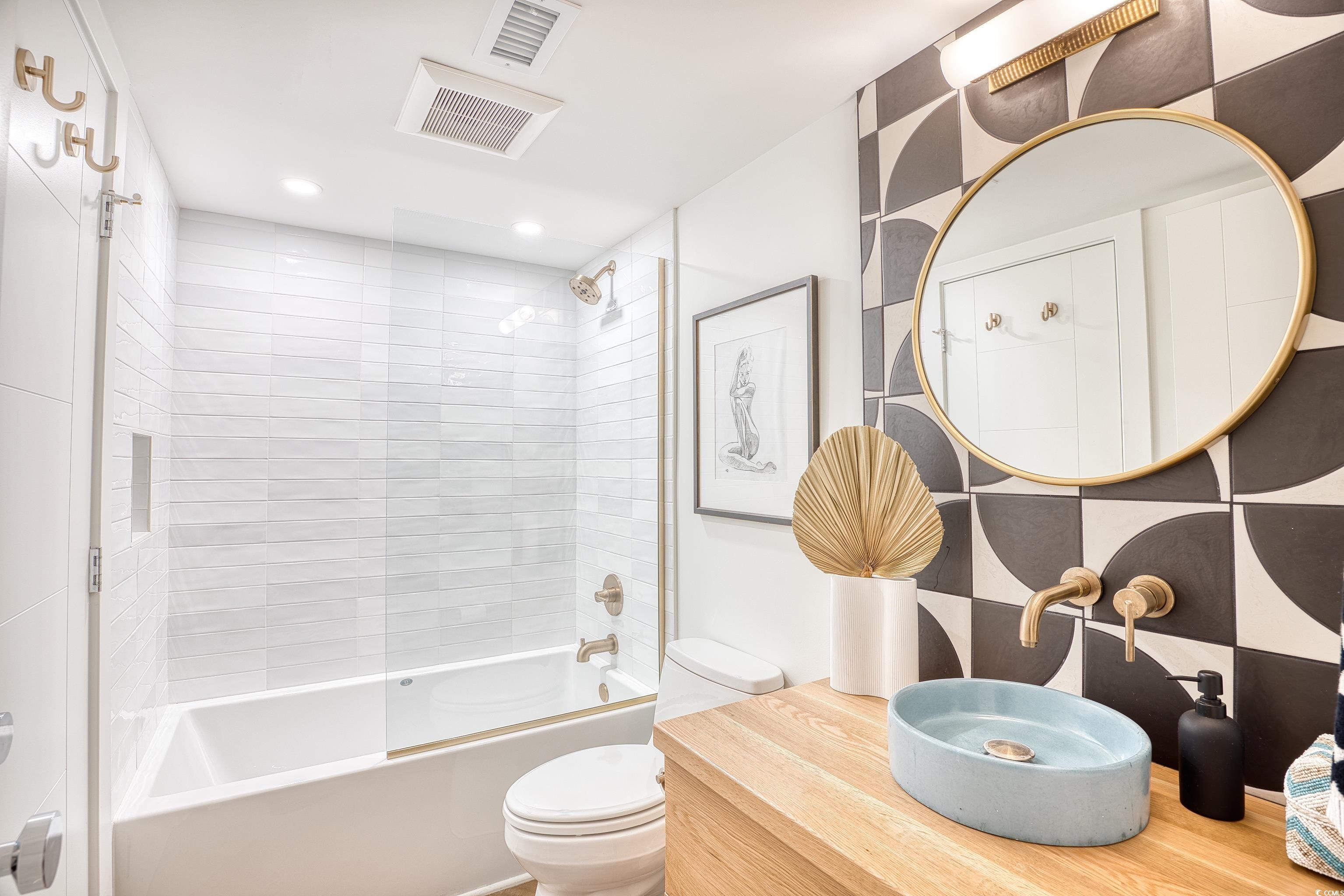135 S Dunes Dr. Unit: 507