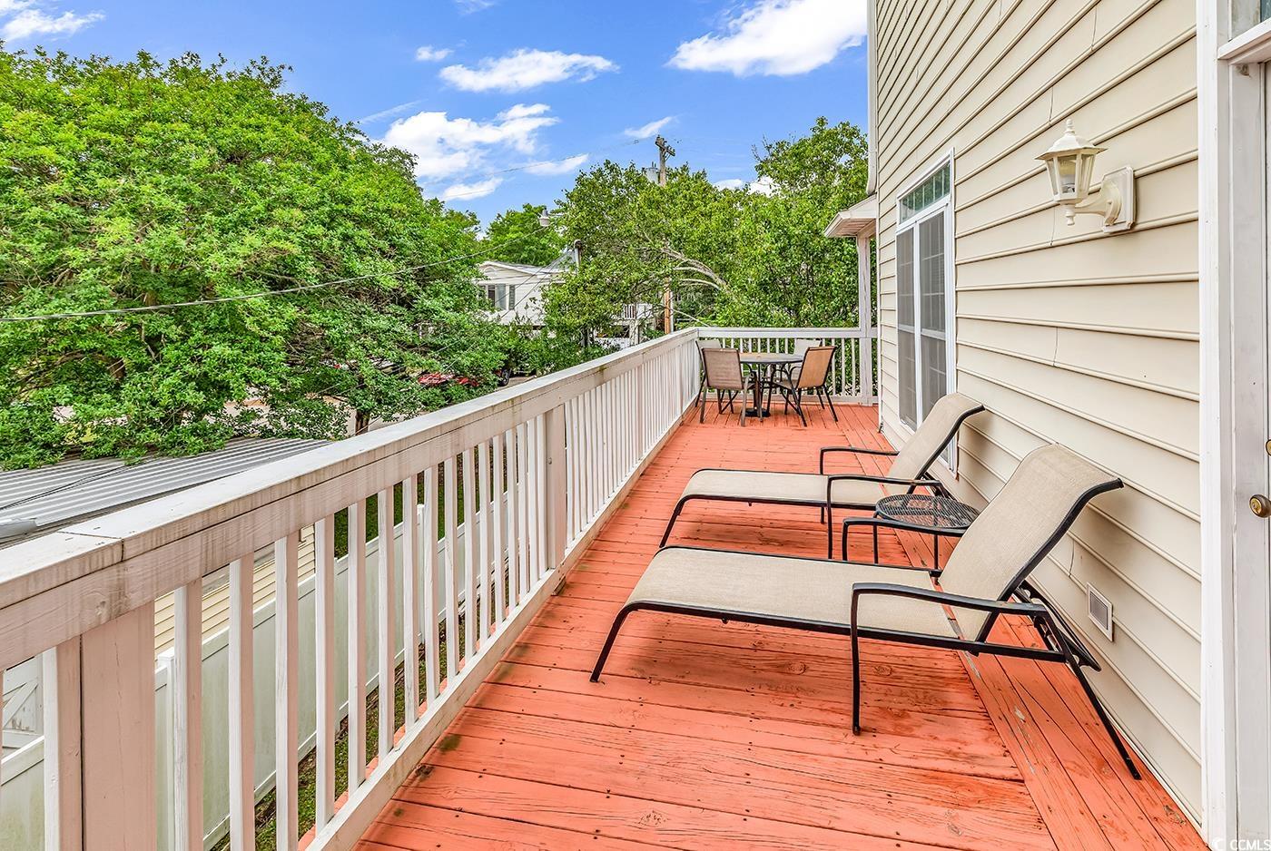 17 South Oak Dr.