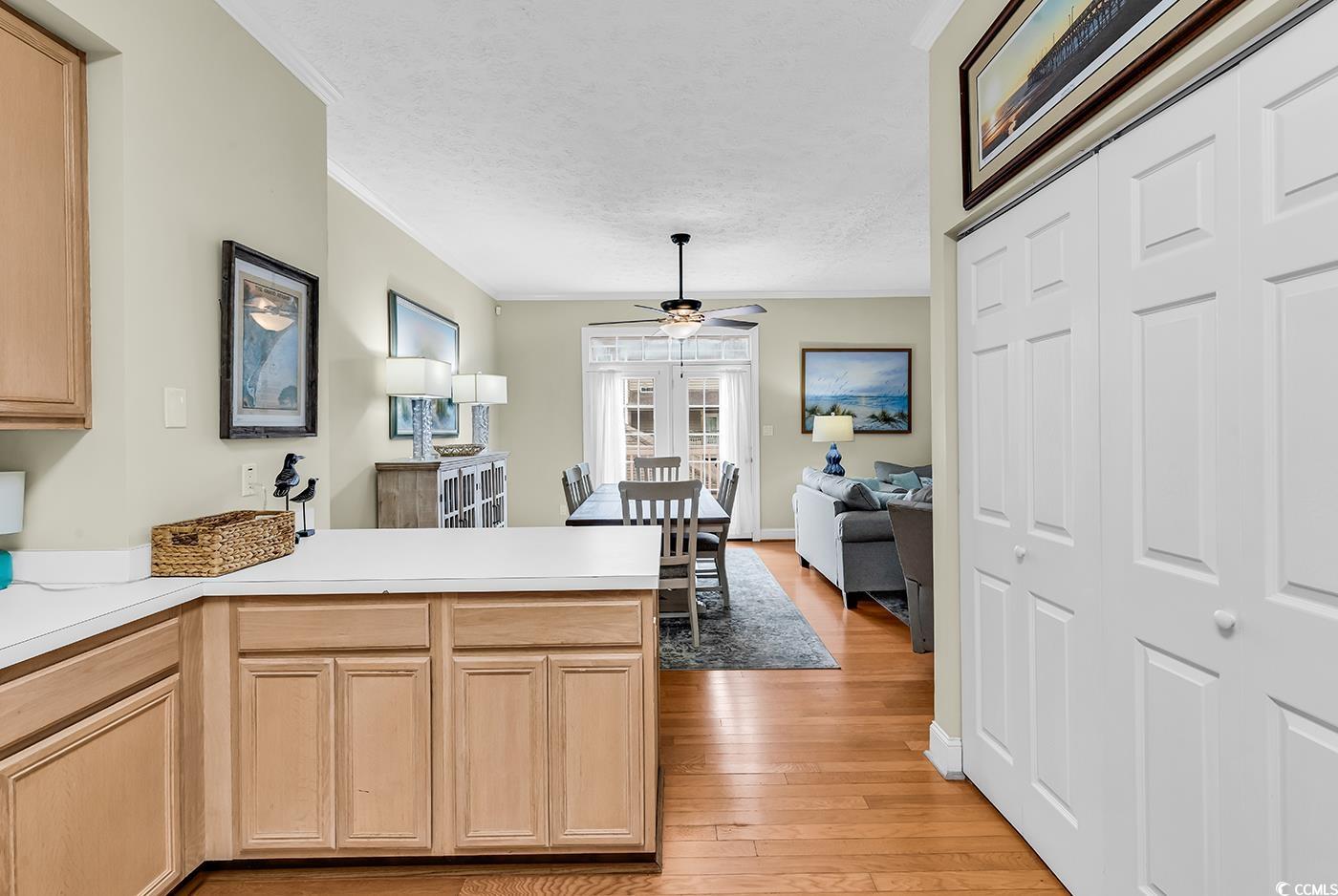 17 South Oak Dr.