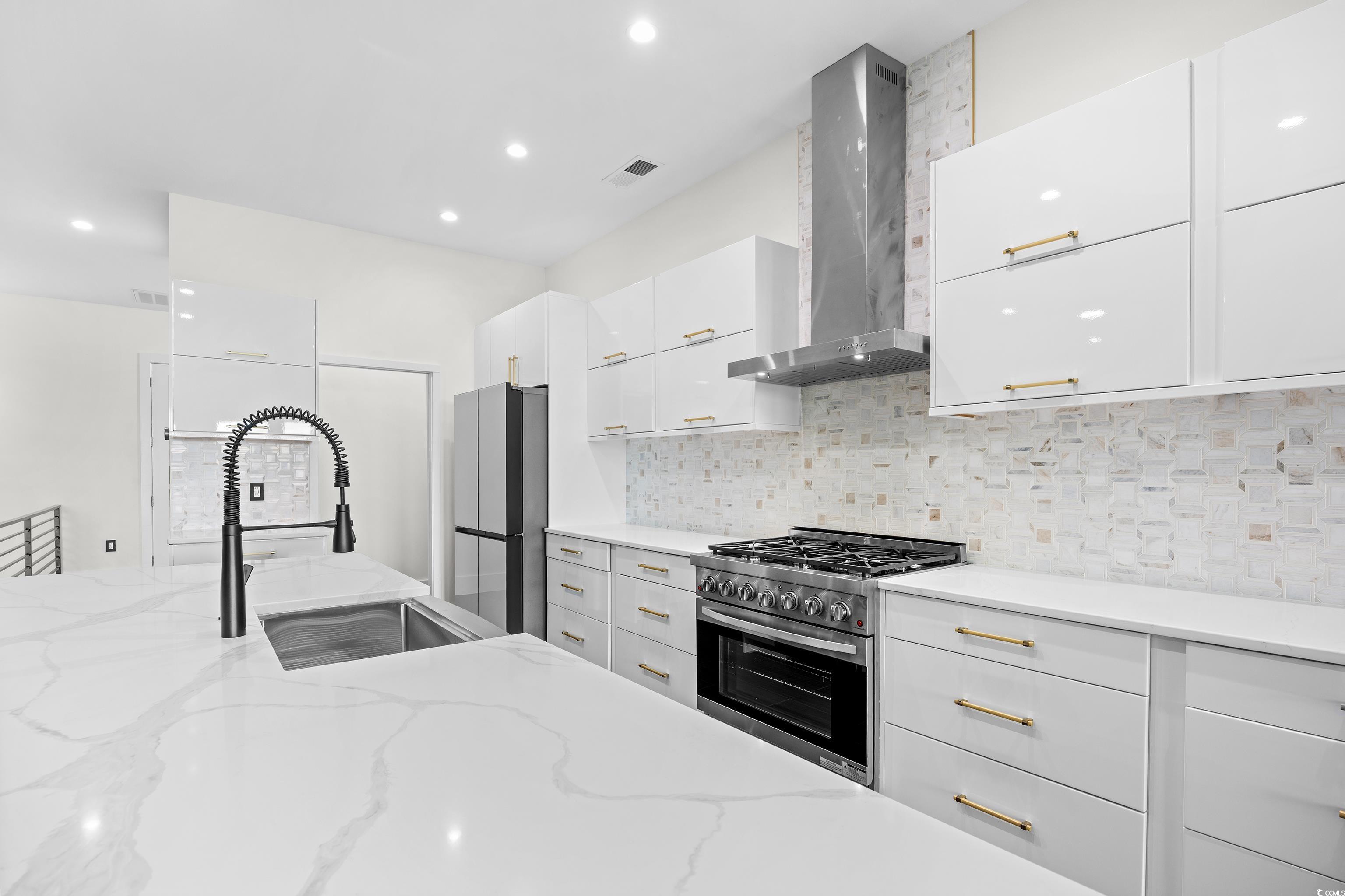 42 Enclave Pl.
