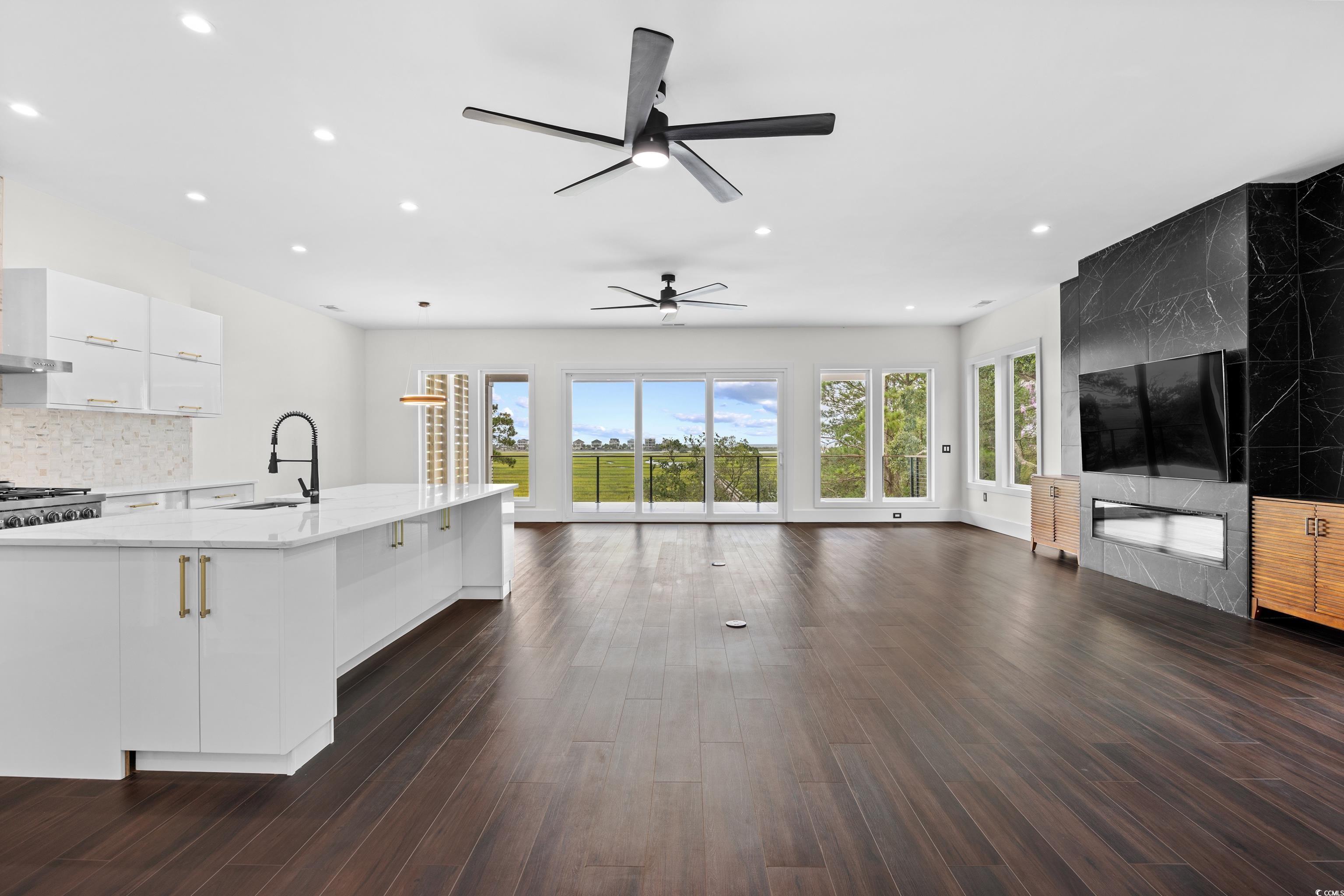 42 Enclave Pl.