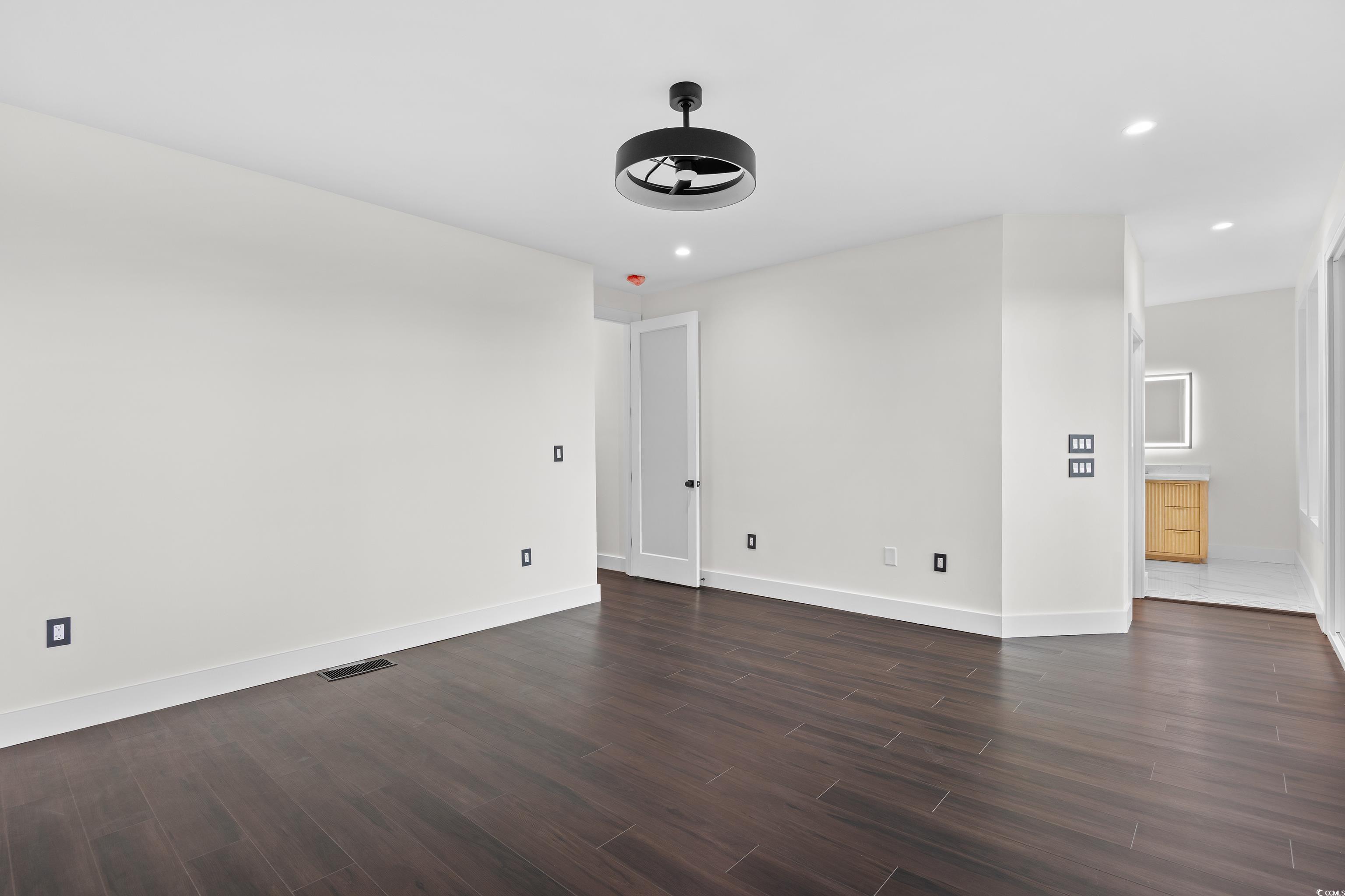 42 Enclave Pl.