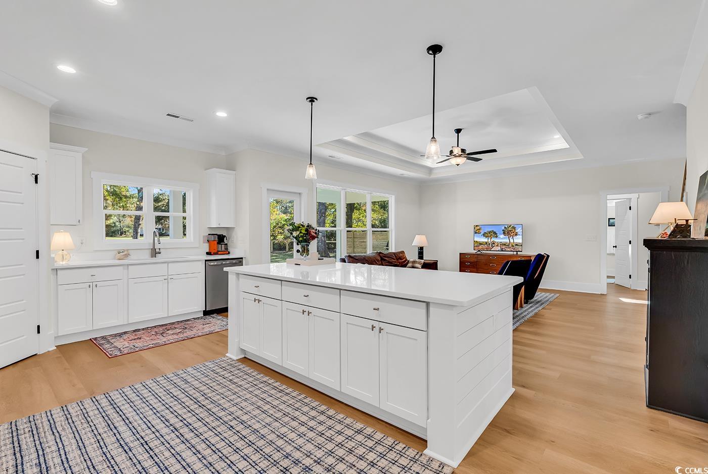 1521 Hawthorn Dr.