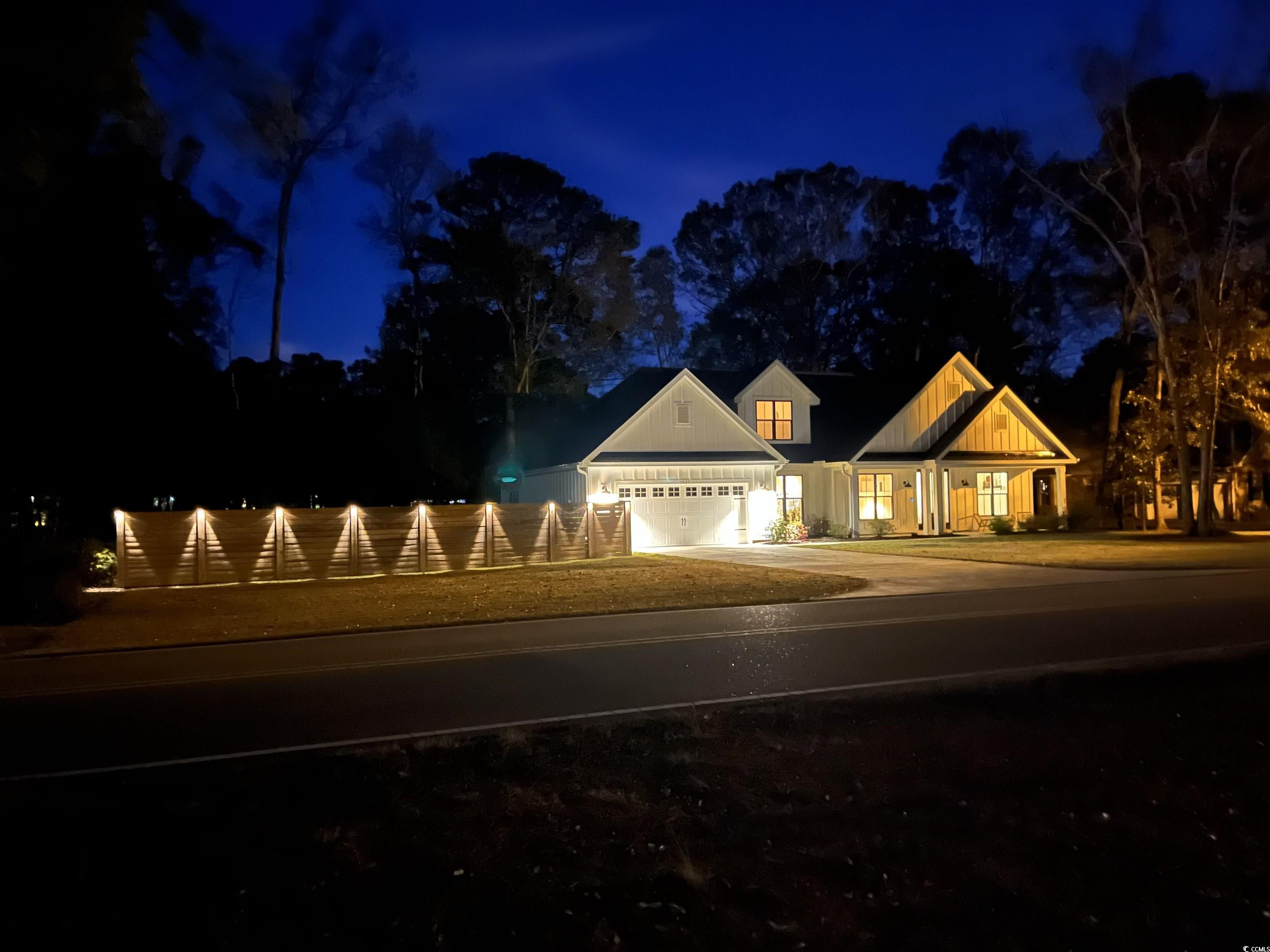 1521 Hawthorn Dr.