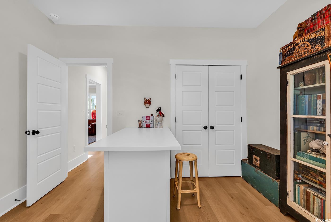1521 Hawthorn Dr.