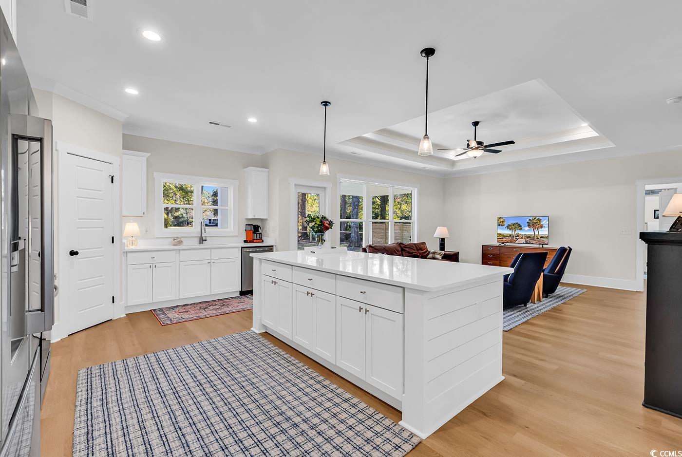 1521 Hawthorn Dr.
