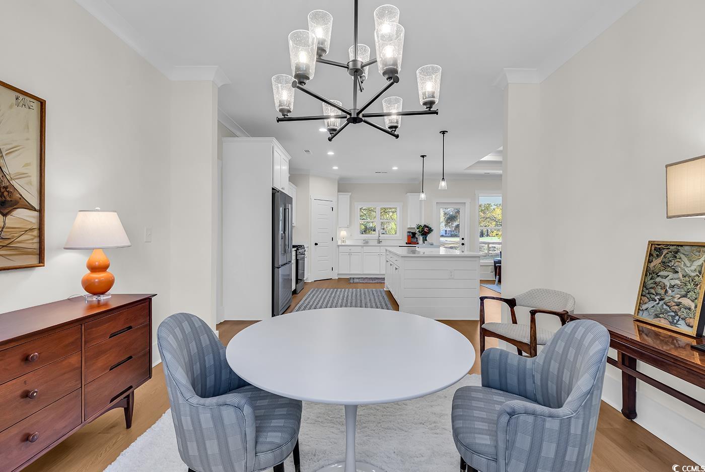 1521 Hawthorn Dr.