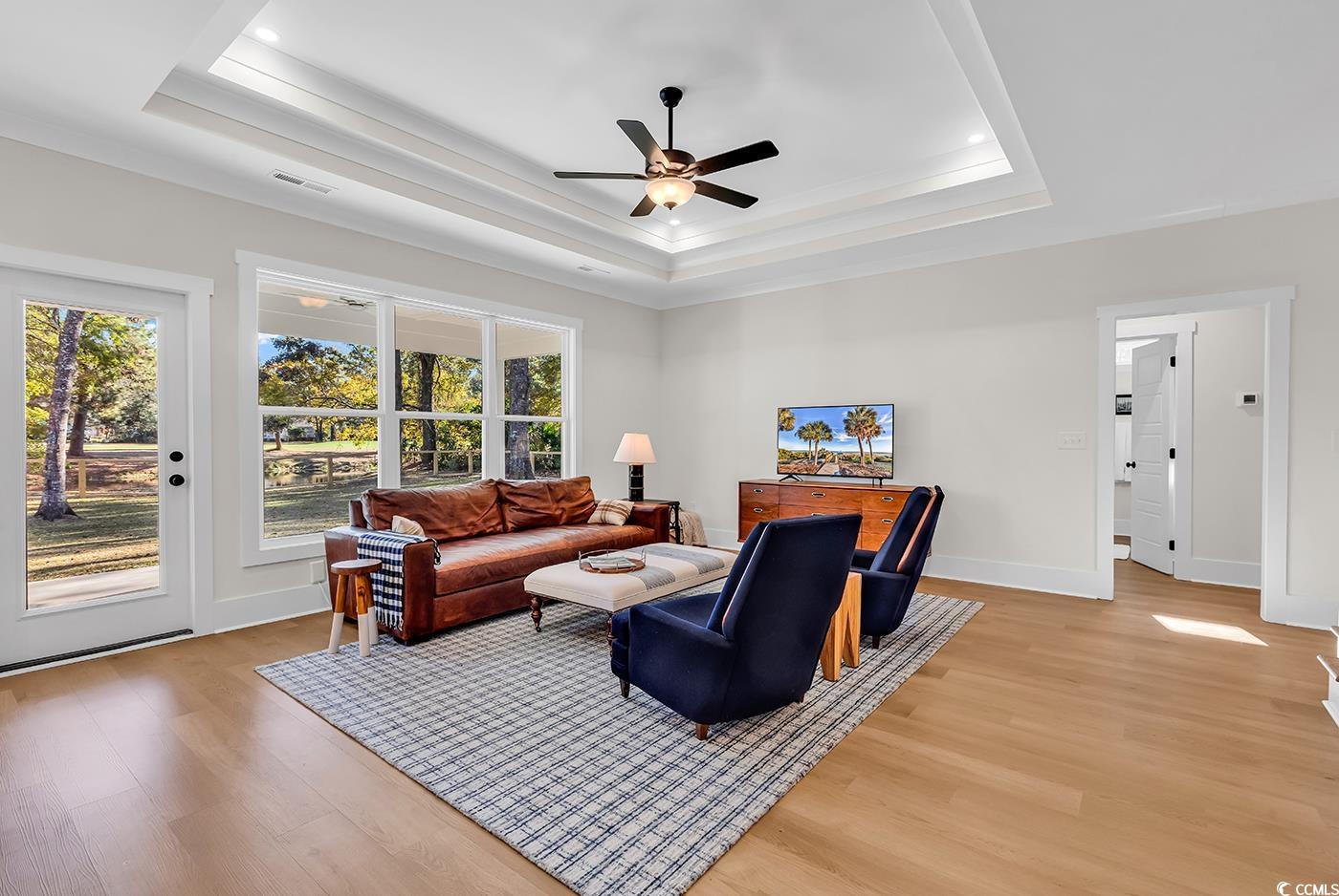 1521 Hawthorn Dr.