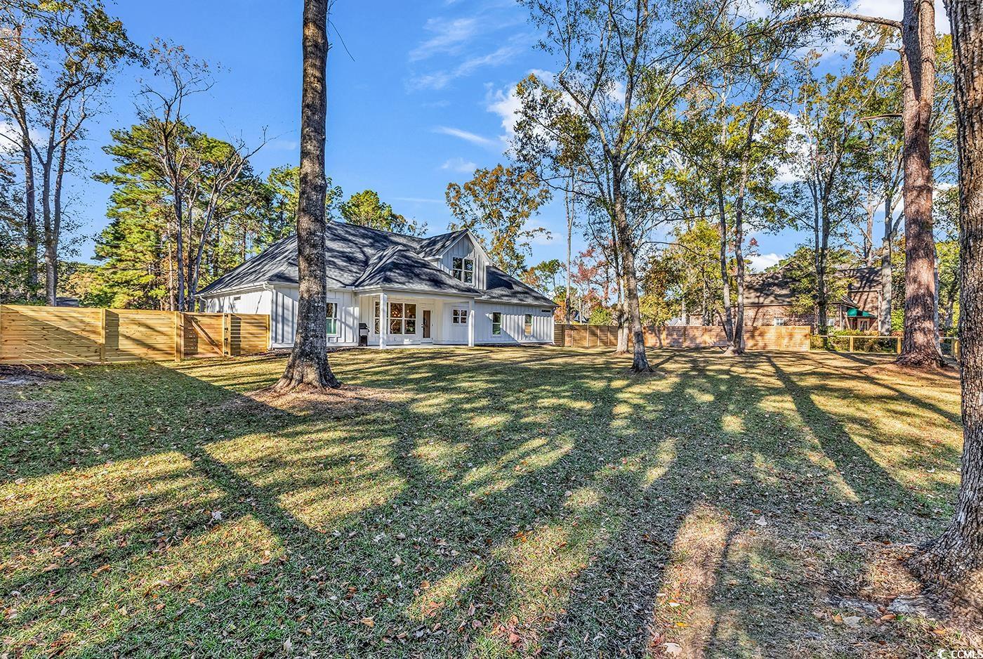 1521 Hawthorn Dr.
