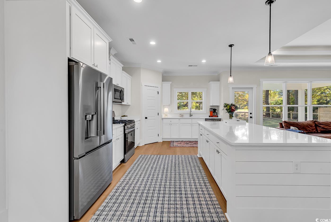 1521 Hawthorn Dr.