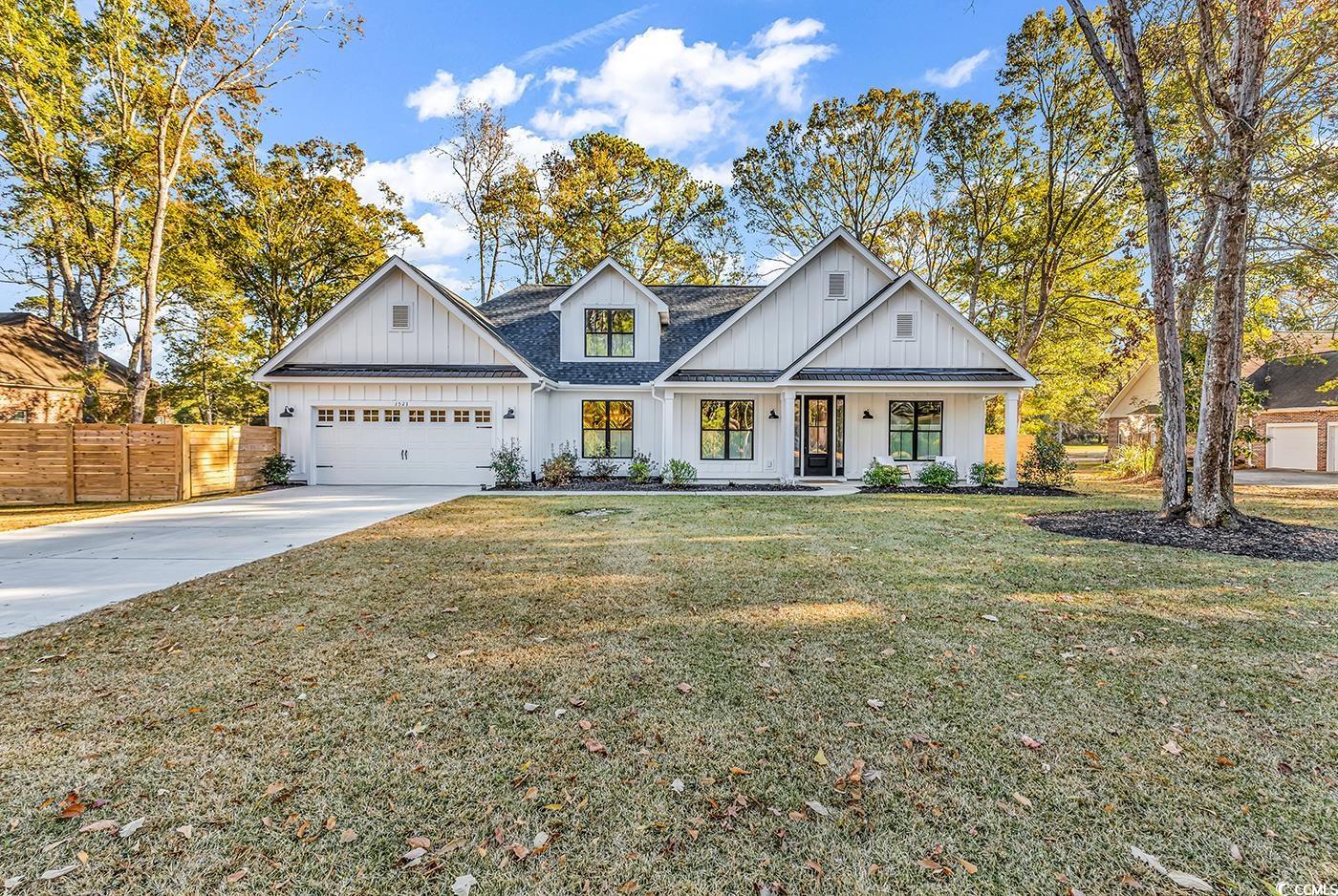 1521 Hawthorn Dr.