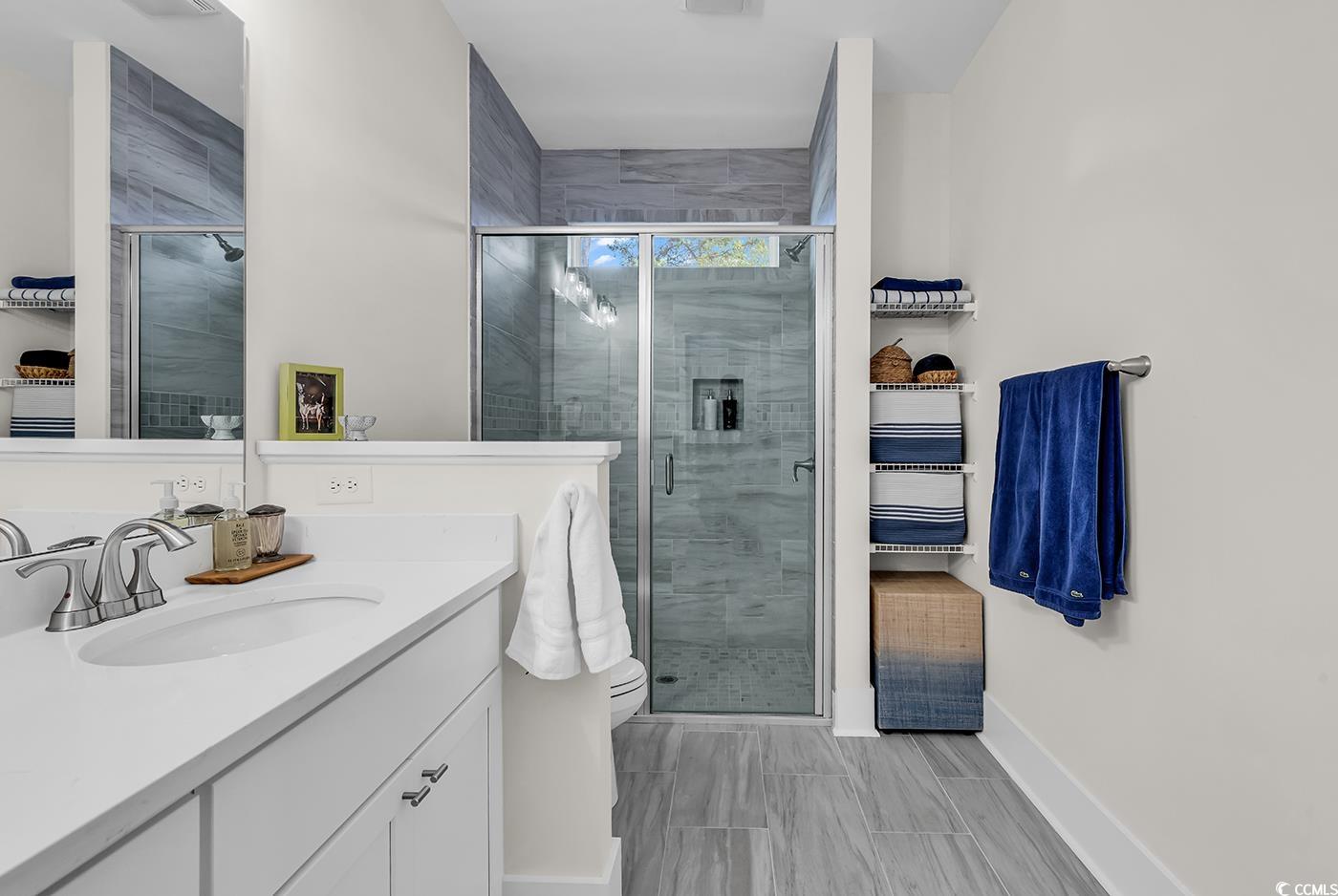1521 Hawthorn Dr.