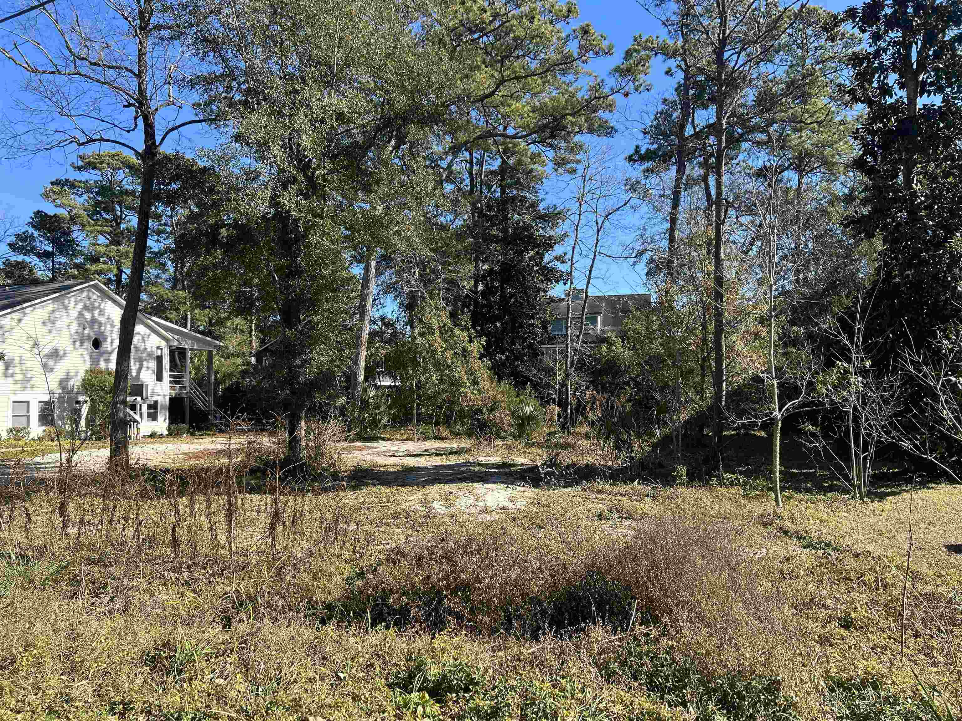 352 Lakeshore Dr.