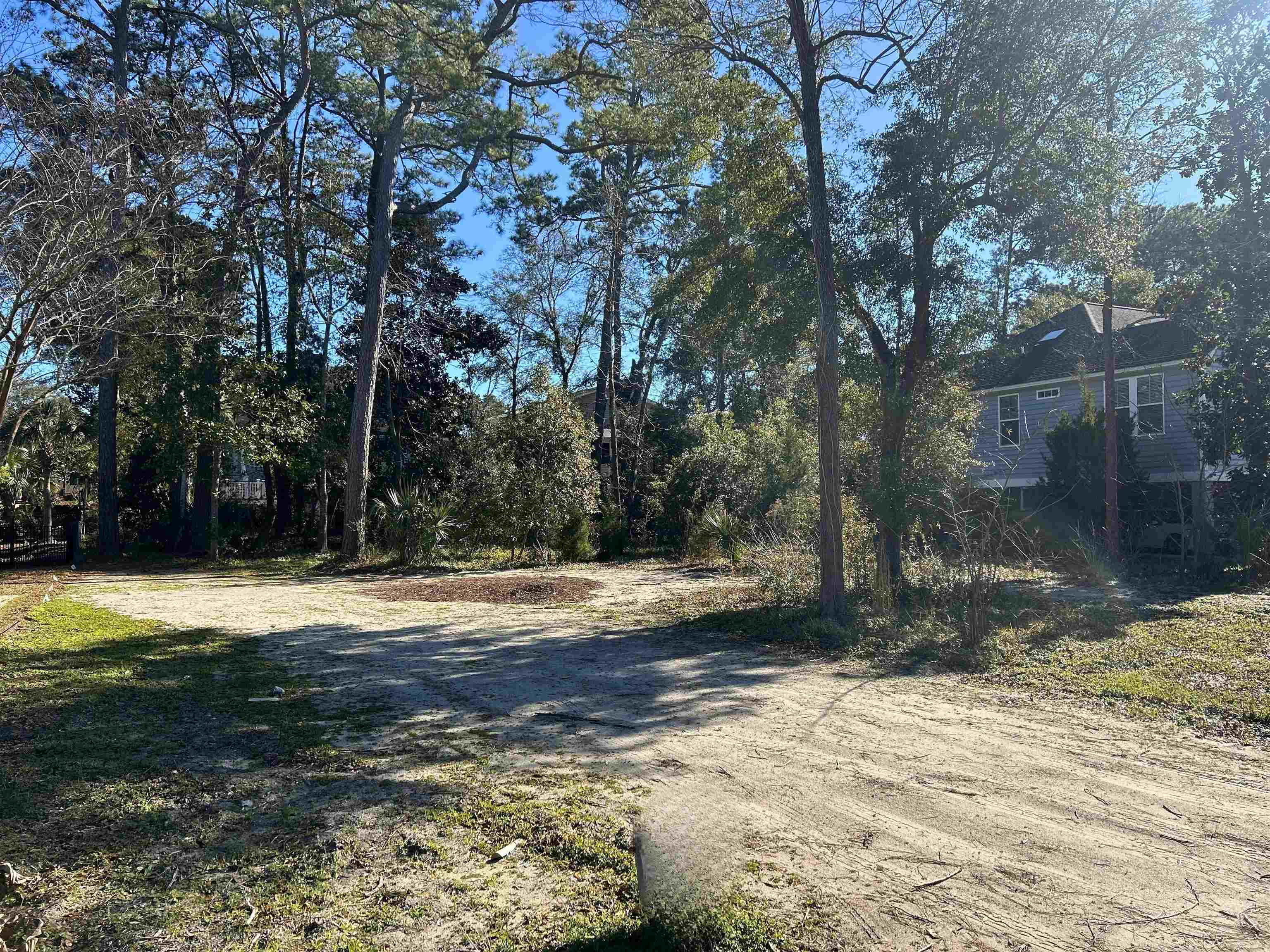 352 Lakeshore Dr.
